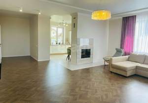 Дом 261м², 2-этажный, участок 8 сот.