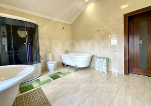 Дом 480м², 3-этажный, участок 13 сот.