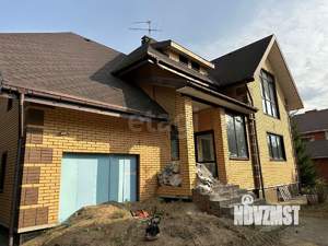 Дом 313м², 3-этажный, участок 10 сот.