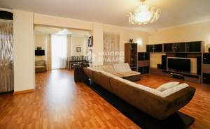 Дом 1410м², 3-этажный, участок 28 сот.