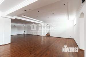 Дом 1012м², 2-этажный, участок 22 сот.