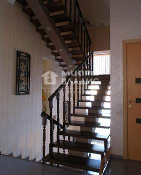 Дом 304м², 2-этажный, участок 8 сот.