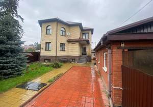 Дом 199м², 3-этажный, участок 6 сот.