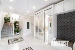 Дом 268м², 2-этажный, участок 9 сот.