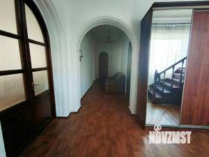 Коттедж 286м², 3-этажный, участок 3 сот.