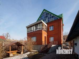 Дом 389м², 3-этажный, участок 5 сот.