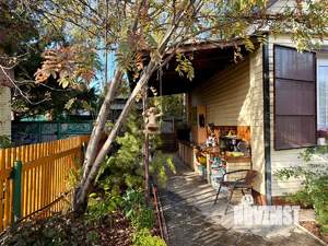 Дом 60м², 2-этажный, участок 5 сот.