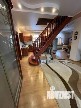 Дом 205м², 2-этажный, участок 8 сот.