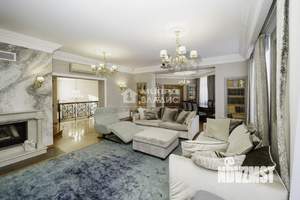 Таунхаус 458м², 3-этажный, участок 1 сот.