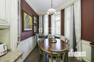 Таунхаус 458м², 3-этажный, участок 1 сот.