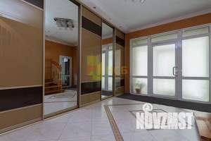 Таунхаус 323м², 3-этажный, участок 5 сот.