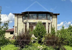 Дом 480м², 3-этажный, участок 13 сот.