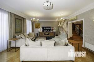 Таунхаус 458м², 3-этажный, участок 1 сот.