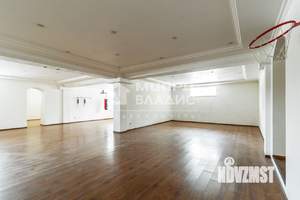 Дом 1012м², 2-этажный, участок 22 сот.