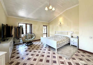 Дом 480м², 3-этажный, участок 13 сот.