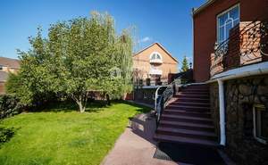 Дом 1410м², 3-этажный, участок 28 сот.