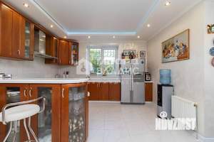 Дом 326м², 3-этажный, участок 12 сот.