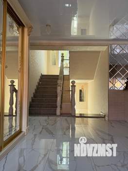 Коттедж 247м², 3-этажный, участок 9 сот.