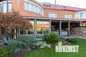 Таунхаус 323м², 3-этажный, участок 5 сот.