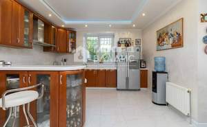 Дом 326м², 3-этажный, участок 12 сот.