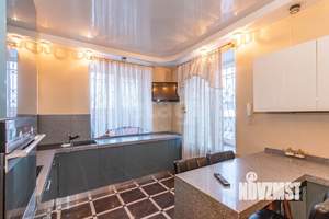 Дом 342м², 4-этажный, участок 7 сот.