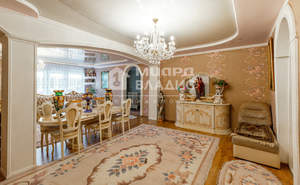 Дом 251м², 2-этажный, участок 4 сот.