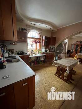 Дом 205м², 2-этажный, участок 8 сот.