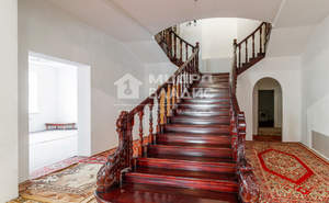 Дом 1012м², 2-этажный, участок 22 сот.