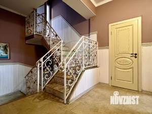 Коттедж 300м², 3-этажный, участок 7 сот.