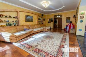 Дом 345м², 2-этажный, участок 10 сот.