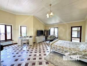 Коттедж 480м², 3-этажный, участок 13 сот.