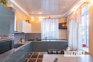 Дом 342м², 4-этажный, участок 7 сот.