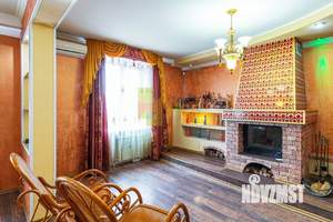 Таунхаус 413м², 3-этажный, участок 10 сот.