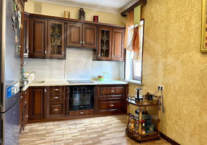 Дом 480м², 3-этажный, участок 13 сот.