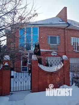 Таунхаус 250м², 3-этажный, участок 4 сот.