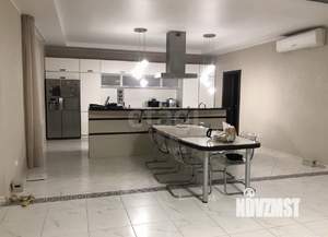 Таунхаус 431м², 3-этажный, участок 12 сот.