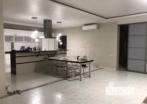 Таунхаус 431м², 3-этажный, участок 12 сот.