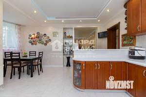 Дом 326м², 3-этажный, участок 12 сот.