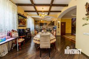 Дом 345м², 2-этажный, участок 10 сот.