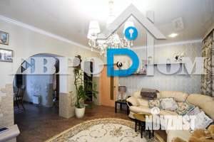 Коттедж 203м², 2-этажный, участок 8 сот.