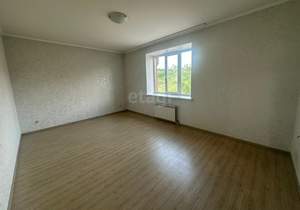 Дом 990м&sup2;, 3-этажный, на длительный срок, 