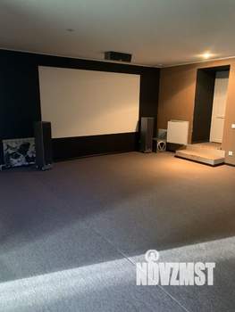 Коттедж 758м&sup2;, 4-этажный, на длительный срок, 