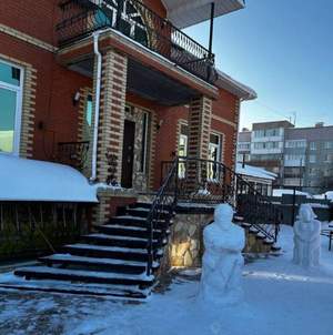 Дом 300м&sup2;, 2-этажный, на длительный срок, 