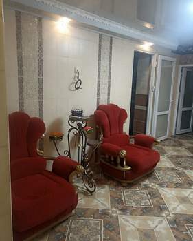 Дом 300м&sup2;, 2-этажный, на длительный срок, 