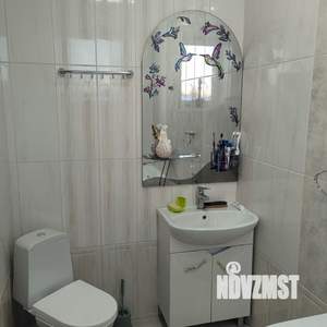 Коттедж 300м&sup2;, 3-этажный, на длительный срок, 