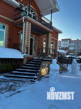 Коттедж 300м&sup2;, 2-этажный, на длительный срок, 