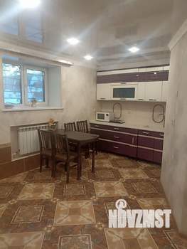 Коттедж 300м&sup2;, 2-этажный, на длительный срок, 