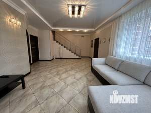 Коттедж 220м², 2-этажный, на длительный срок, 