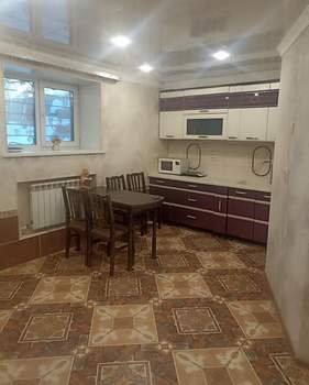 Дом 300м&sup2;, 2-этажный, на длительный срок, 