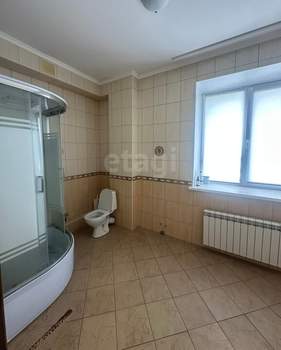 Дом 990м&sup2;, 3-этажный, на длительный срок, 